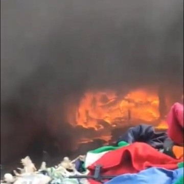 Loja que pegou fogo no Centro do Recife ainda será vistoriada pela Defesa Civil 