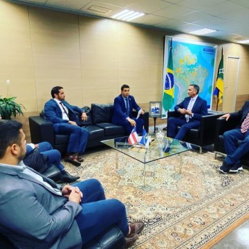 Yves Ribeiro se reúne com ministro do Governo Lula, em Brasília