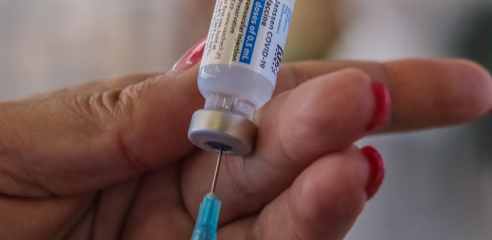 Vacinas da Janssen começam a ser aplicadas em Caruaru 