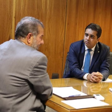 Fernando Rodolfo acerta ida do ministro Carlos Lupi à Câmara dos Deputados