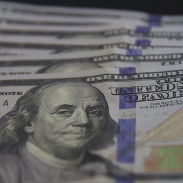 Dólar fecha abaixo de R$ 5,10 após decisão do BC norte-americano