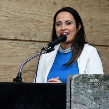 PL de Aline Nascimento que celebra direitos das gestantes de Caruaru é aprovada 
