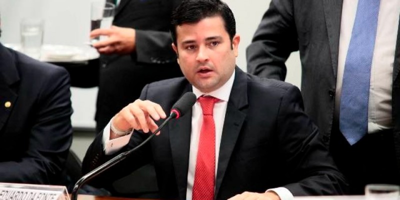 O deputado federal Eduardo da Fonte apresentou um projeto de lei para instituir o mês de outubro 