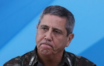 General Braga Netto recebe sala no comitê de campanha de Bolsonaro