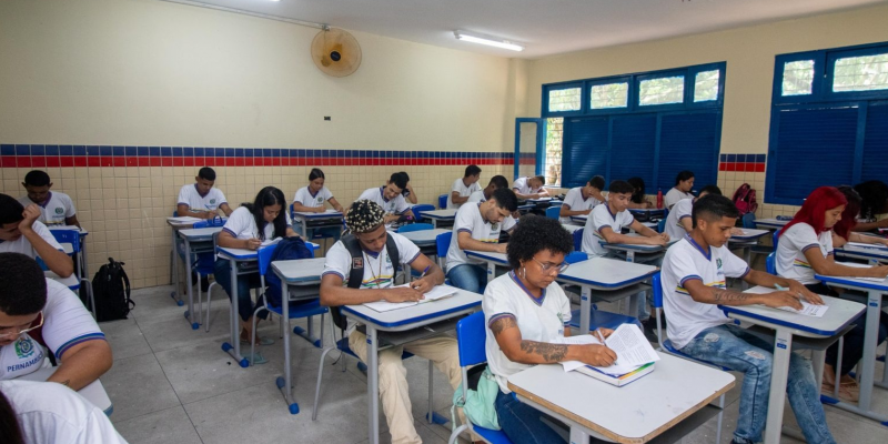 Atualmente, a rede do Recife conta com 389 unidades de ensino, divididas em creches e escolas
