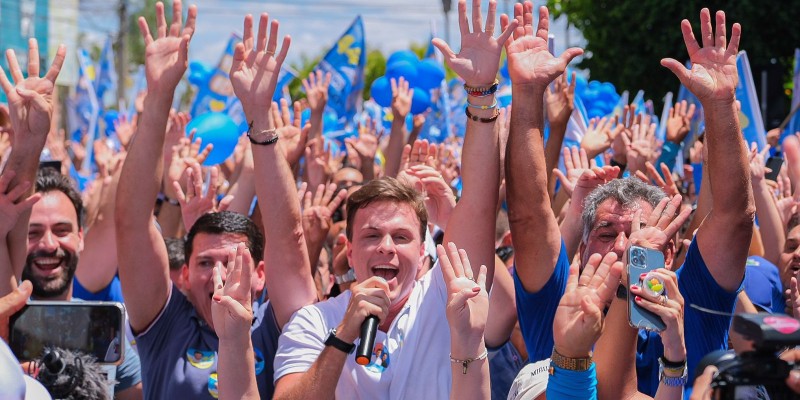 Miguel arrasta multidão em caminhada por Petrolina: “a pesquisa está aqui”