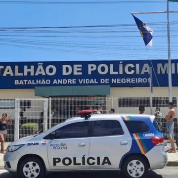 Após matar esposa grávida, PM atira contra policiais no batalhão do Pina; um militar morre e outros três ficam feridos