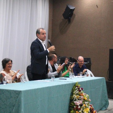 Danilo Cabral celebra chegada da UPE em Surubim