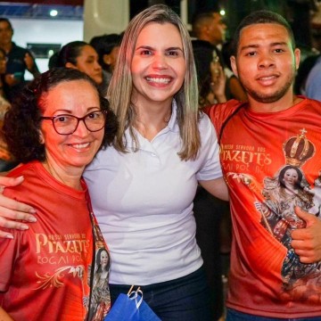 Clarissa Tércio prestigia Festa da Pitomba em Jaboatão ao lado de lideranças do PP
