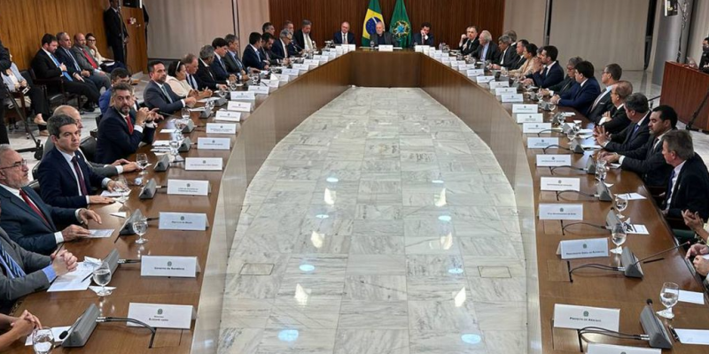 A reunião aconteceu em Brasília, com o objetivo de condenar a tentativa de golpe contra as instituições federais
