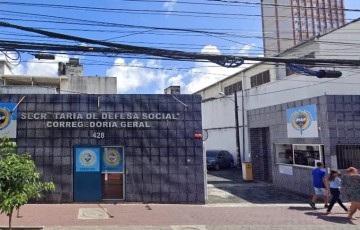 Após enviar carta ao governador Paulo Câmara, agente de polícia é punida