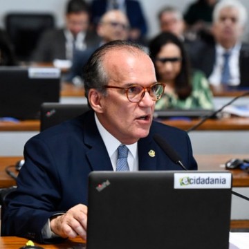 Senador Fernando Dueire defende desoneração para municípios