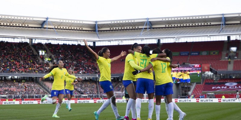 Seleção triunfa por 2 a 1 com gols de Tamires e Ary Borges