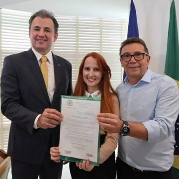 Prefeito de Arcoverde formaliza doação de terreno para nova sede da OAB na cidade 