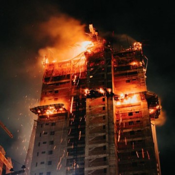 IC realiza perícia de edifício em construção que pegou fogo no bairro da Torre