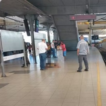 Idoso morre após cair de uma escada rolante no Metrô do Recife