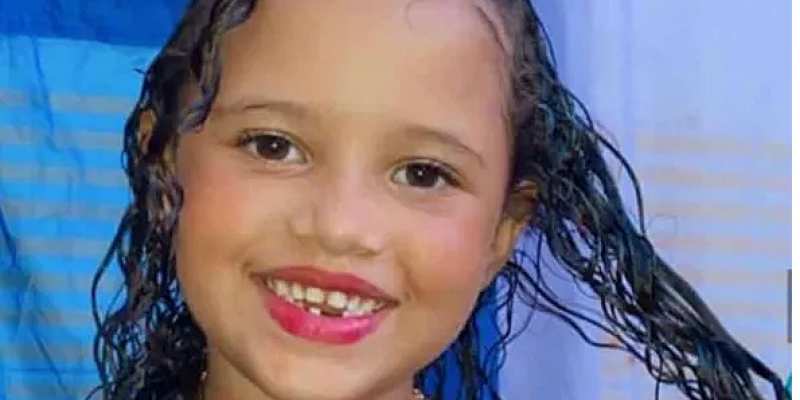 Heloysa Gabrielly, de 6 anos, foi morta no terraço de casa durante investida da PM