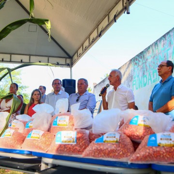Prefeitura da Vitória inicia entrega de três toneladas de sementes de milho para incentivar safra
