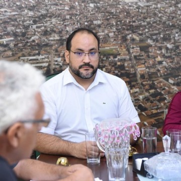 Gestão de Serra Talhada se reúne com Sintest e dialoga sobre demandas da categoria