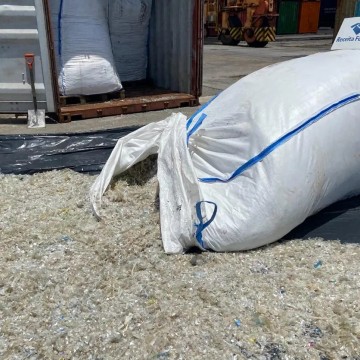 Receita Federal apreende 14,8 toneladas de lixo hospitalar de Portugal no Porto de Suape
