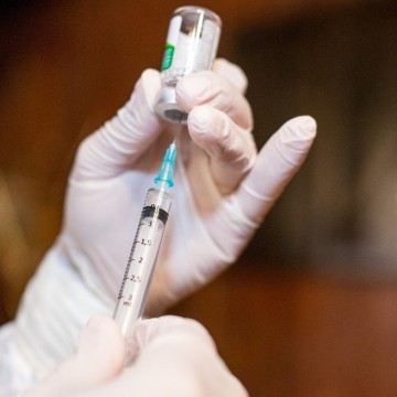 Recife bate recorde de vacinação e imuniza 8,2 mil pessoas em um único dia