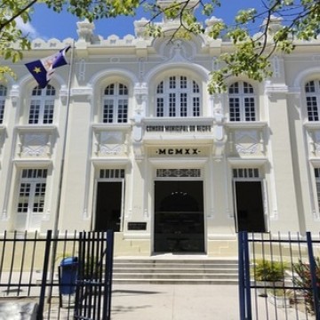 Cria Esperança, auxílio da Prefeitura do Recife para órfãos do feminicídio, é aprovado pela Câmara Municipal