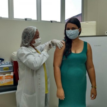 Olinda vacina grávidas e puérperas de cidades da RMR Norte 