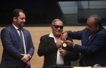  Hélio Guabiraba faz homenagem ao Conde só Brega, na Câmara de Vereadores do Recife