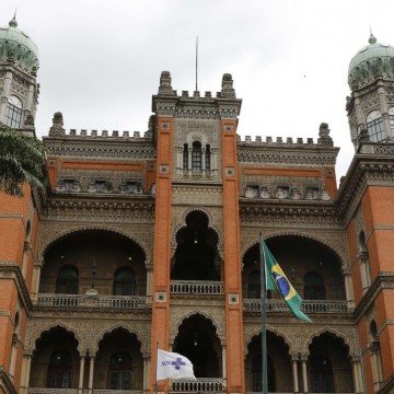 Fiocruz aponta queda lenta de SRAG em adultos; Recife apresenta crescimento moderado