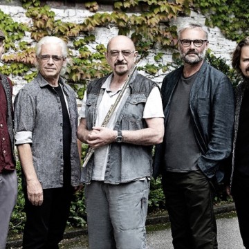 Ian Anderson e Jethro Tull assinam o álbum The Zealot Gene