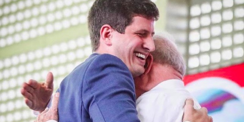 Coluna da quinta | João Campos rouba a cena com discurso preciso ao lado de Lula