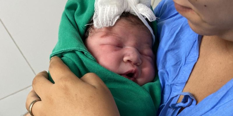 Ela chegou ao mundo nos primeiros 15 minutos do ano na Maternidade Barros Lima, no bairro de Casa Amarela, Zona Norte da cidade
