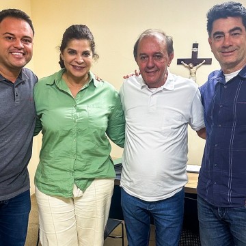 Ex-prefeito de Serrita, Carlos Cecílio, retoma aliança política com o casal Pimentel