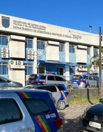 Polícia investiga triplo homicídio em Jaboatão; local tinha sinais de arrombamento e materiais ilícitos