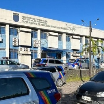 Polícia investiga triplo homicídio em Jaboatão; local tinha sinais de arrombamento e materiais ilícitos