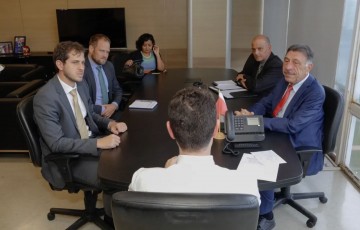 José Patriota conversa com Ministro das Cidades sobre programas que beneficiem os municípios