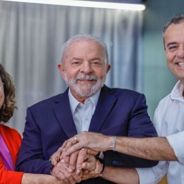 Lula utiliza twitter para enfatizar apoio a Danilo e Teresa