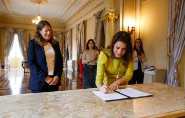 Raquel Lyra e embaixadora do Reino Unido assinam acordo de cooperação