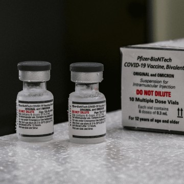 Pela baixa adesão, governo amplia vacina bivalente para todos acima de 18 anos