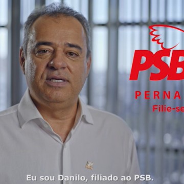 Danilo usa imagem de Miguel Arraes e Eduardo em nova inserção do PSB