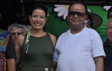 Prefeito de Nazaré da Mata comemora sucesso do carnaval na cidade 