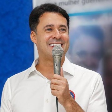 Coluna do sábado | Anderson Ferreira se movimenta  como candidato a governador 