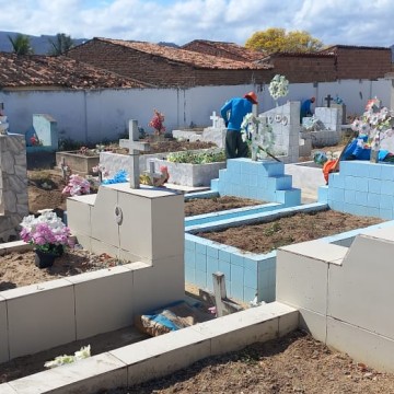 Prefeitura inicia preparativos nos cemitérios para o Dia de Finados
