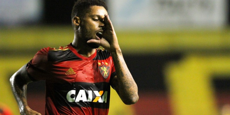 Devido à dívida estabelecida com a compra do atacante André, o time pernambucano recebeu o prazo de 45 dias para quitar a dívida com o Sporting, de Portugal  