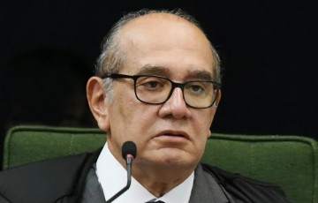Gilmar Mendes recebe mais alta comenda da Câmara do Recife