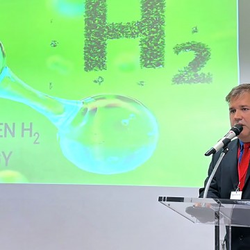 Suape recebe apoio de governo inglês para acelerar produção de hidrogênio verde