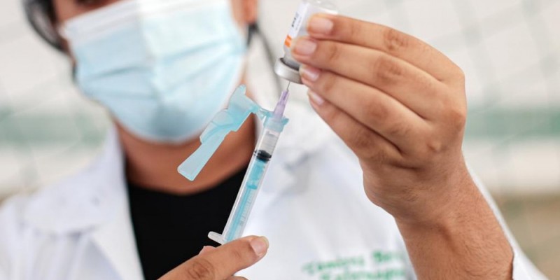 As cidades estão autorizadas a avançar de forma progressiva a imunização do público de 50 a 59 anos. Calendário vacinal depende da logística de cada município 