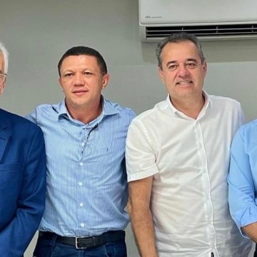 Danilo Cabral recebe apoio de prefeito e grupo político em Macaparana