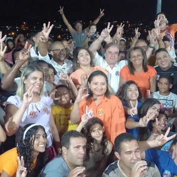 Cláudia de Lupércio e Augusto Coutinho marcam presença em reuniões com população de Olinda