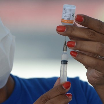 14 comunidades do Recife recebem vacinação itinerante essa semana